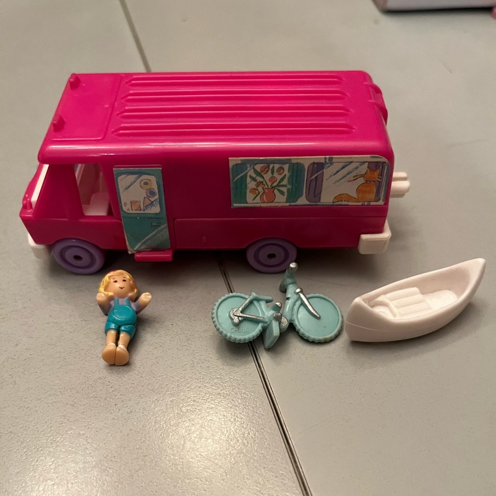 Polly pocket Home on the go rv 1994